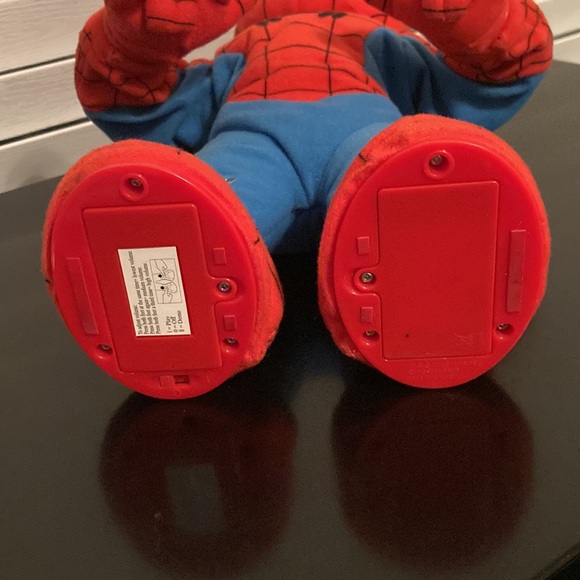 2006Hasbro Marvel Itsy  Bitsy Spider-Men Signing/ Dancing Toy &Blu ray 2007 Disc - Picture 9 of 14